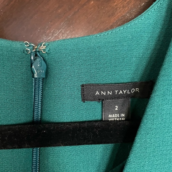 Ann Taylor sheath dress emerald green GORGEOUS size 2 - Picture 3 of 4